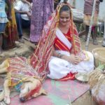 Индийская девушка вышла замуж за собаку, чтобы снять проклятие