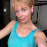 Актриса Кристина Асмус опубликовала в соцсетях фотографию в мокрой майке