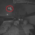Камера наблюдения засняла огромный треугольный НЛО, проплывающий над домами