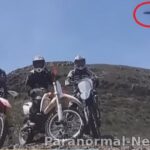 В Перу мотоциклисты случайно засняли НЛО, когда фотографировали себя