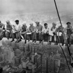 Любопытные факты о самом культовом фото над пропастью — «Обед на вершине небоскреба»