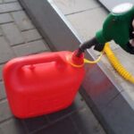 Можно ли наливать бензин на АЗС в пластиковую канистру