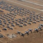 Сотни пассажирских самолетов, законсервированных во время COVID, стоят в калифорнийской пустыне