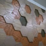 Декоративная отделка стен самодельной «плиткой» из фанеры