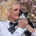 49-летняя британка вышла замуж за кошку