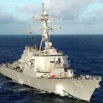 Моряк рассказал о наблюдении «роя НЛО», преследовавшего эсминец США